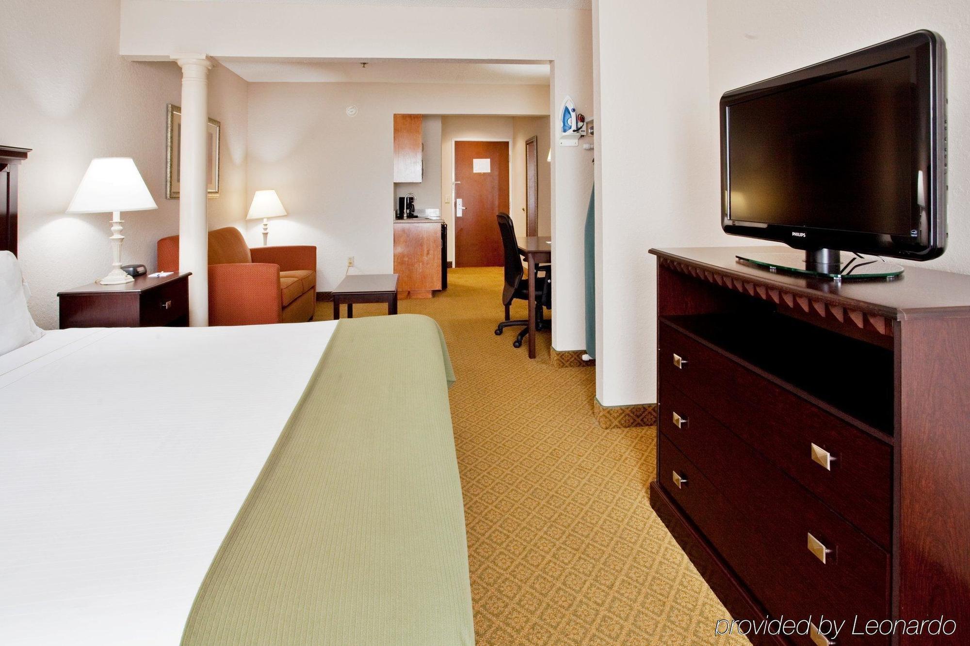 Holiday Inn Express Hotel & Suites Kinston By Ihg Номер фото